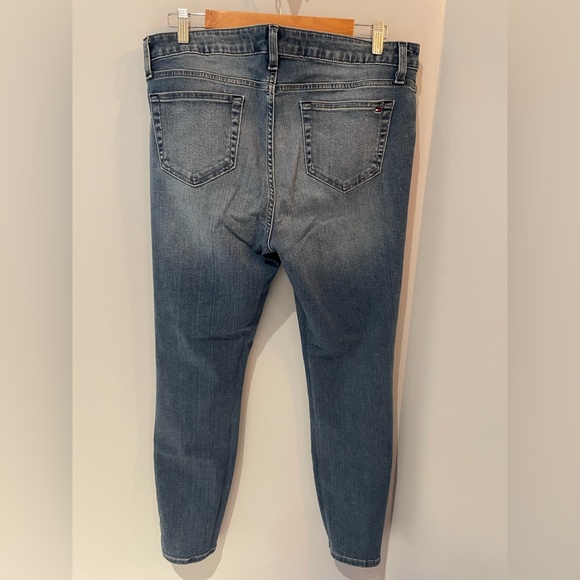 Tommy Hilfiger Jeans - Picture 4 of 10